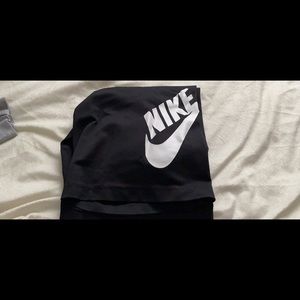 nike shorts (knee long)